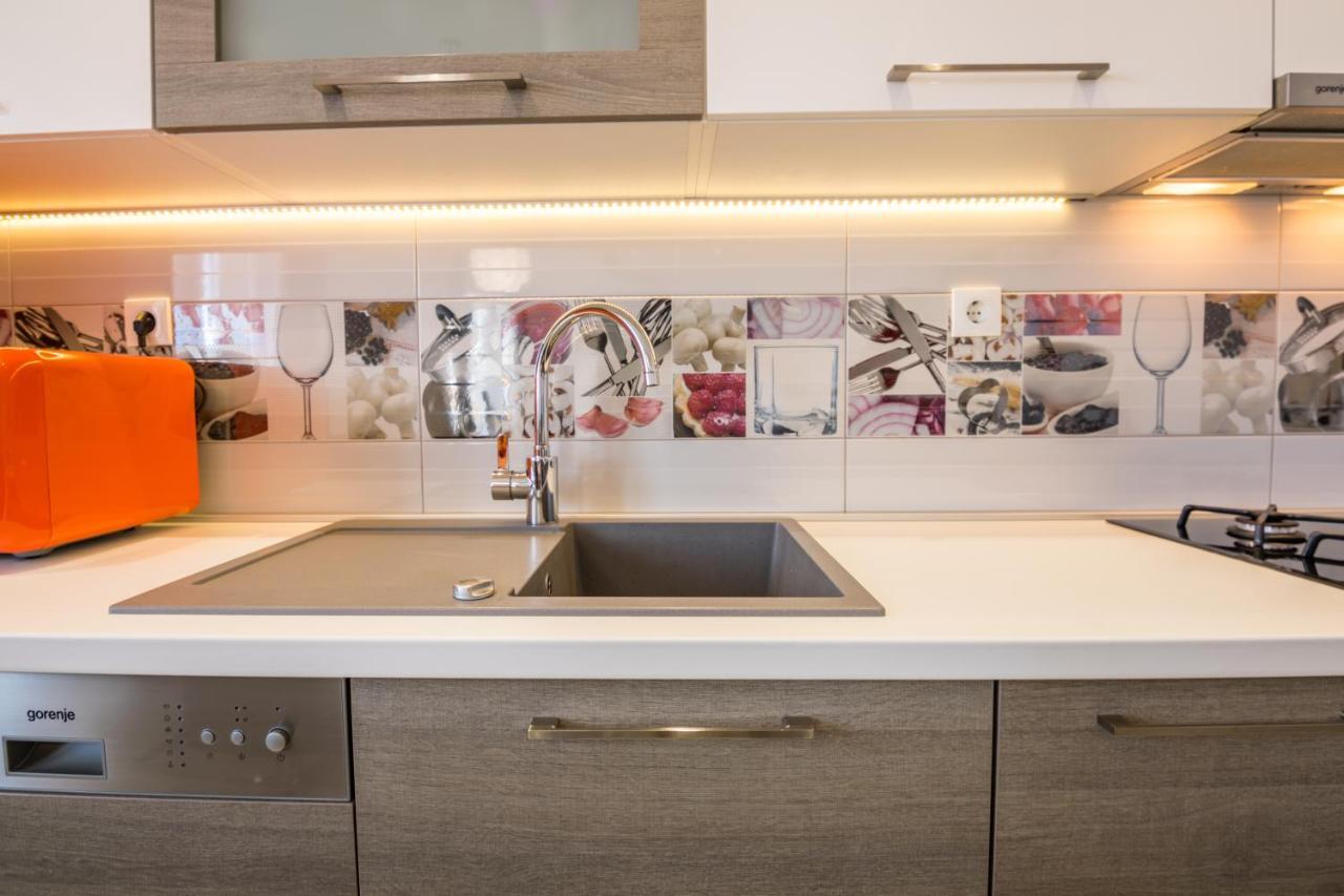 Apartman Petra Makarska Buitenkant foto