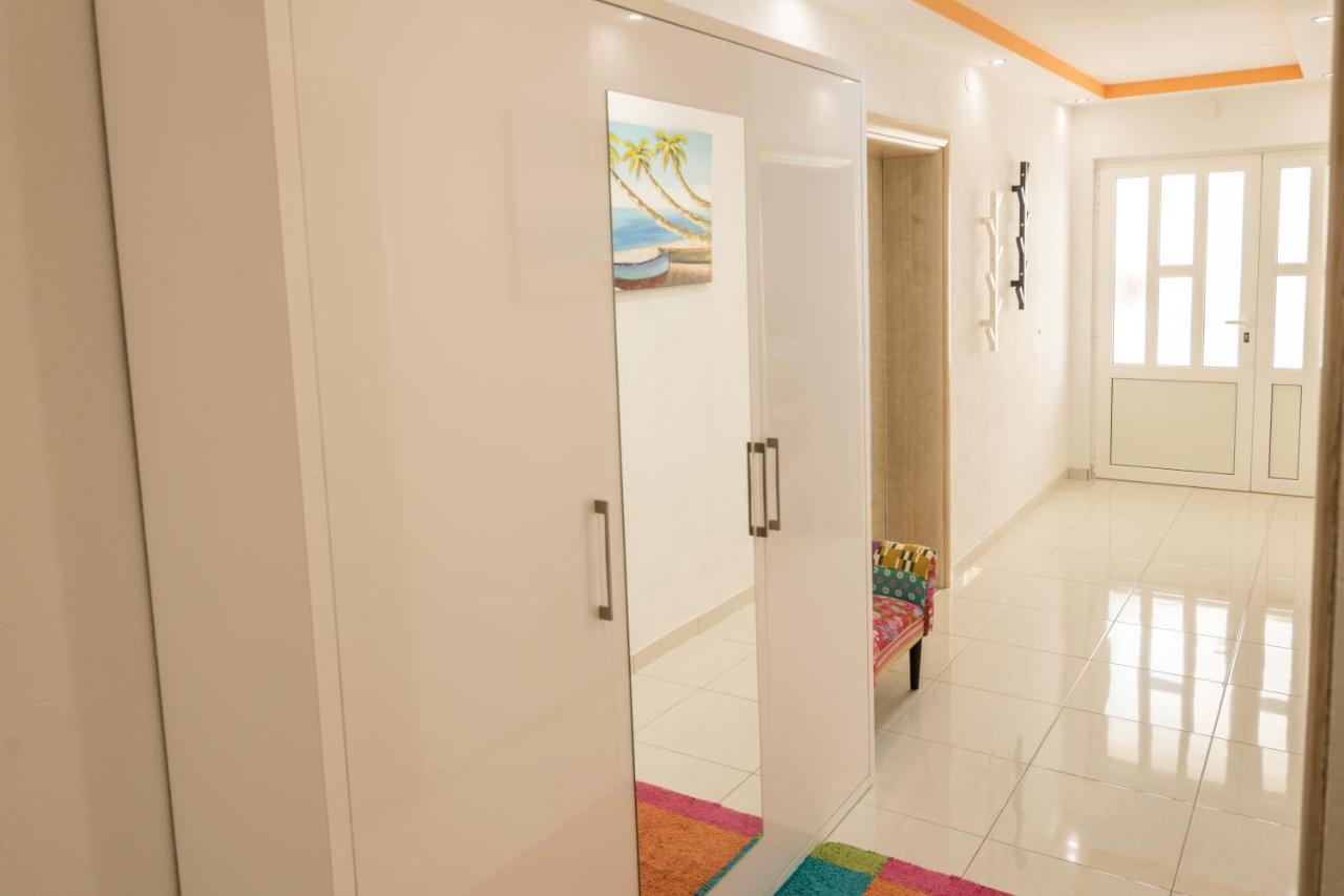 Apartman Petra Appartement Makarska Buitenkant foto
