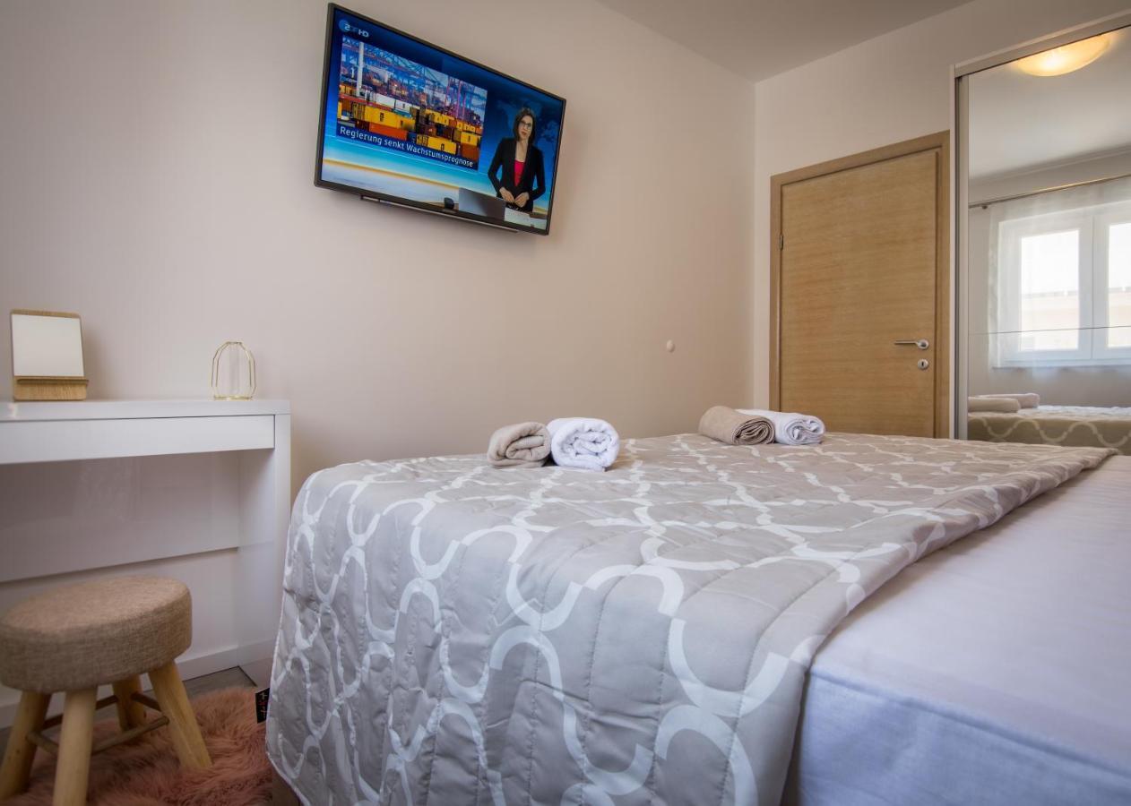 Apartman Petra Makarska Buitenkant foto