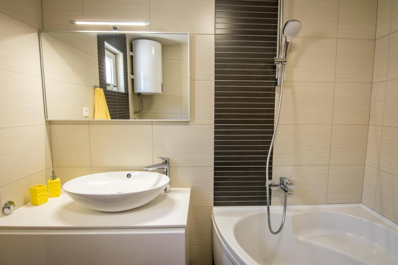 Apartman Petra Makarska Buitenkant foto